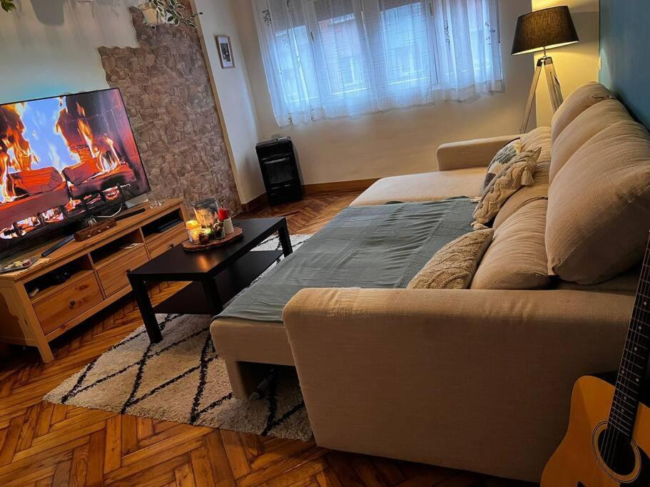 Apartamento Amplio Piso A 400M De La Playa Gijón Exterior foto